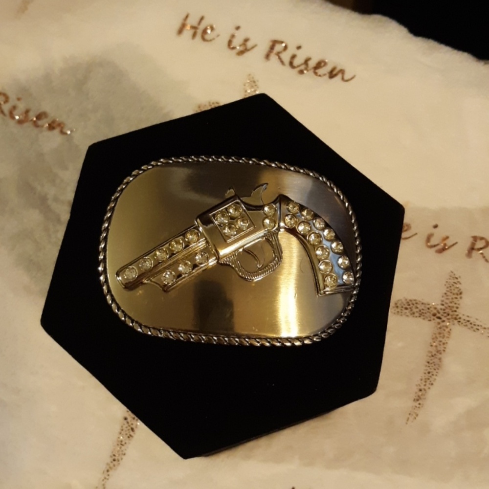 Belt buckle